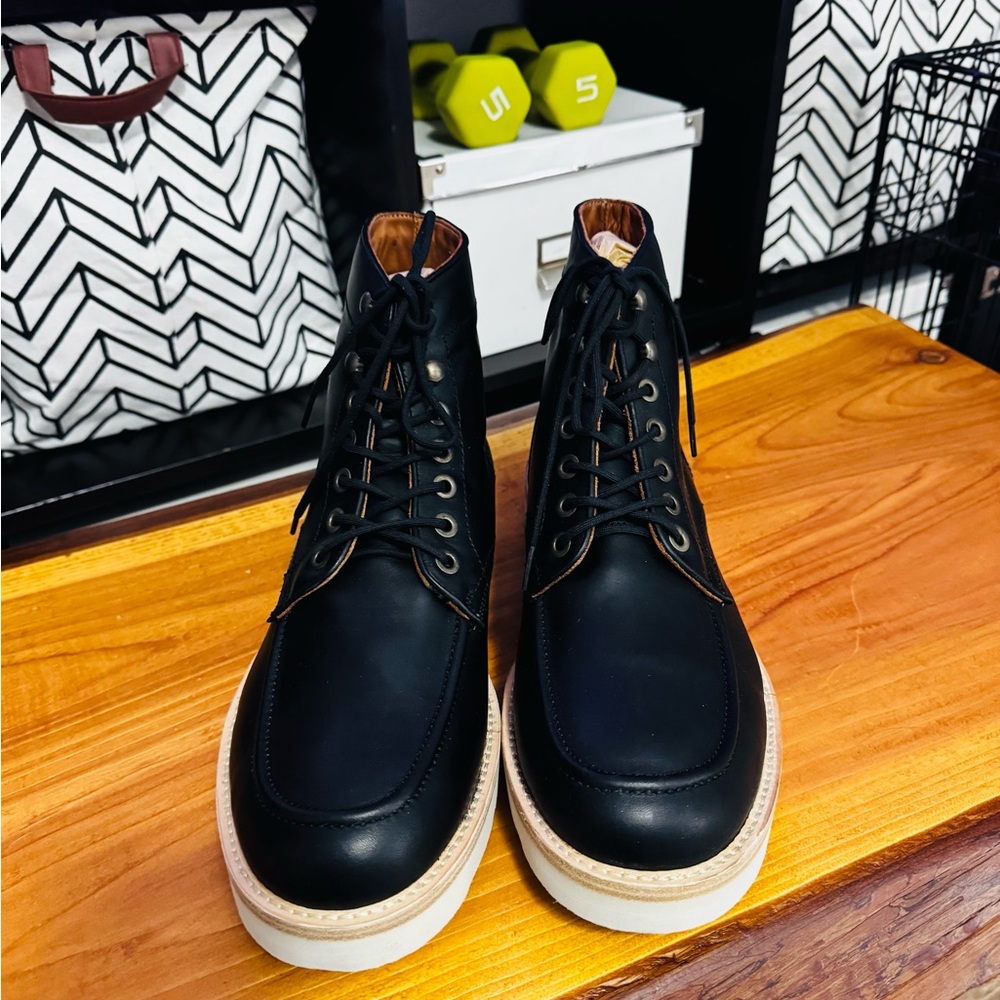 Patina Men's Leather Moc Toe Boots - Picture 5 of 9